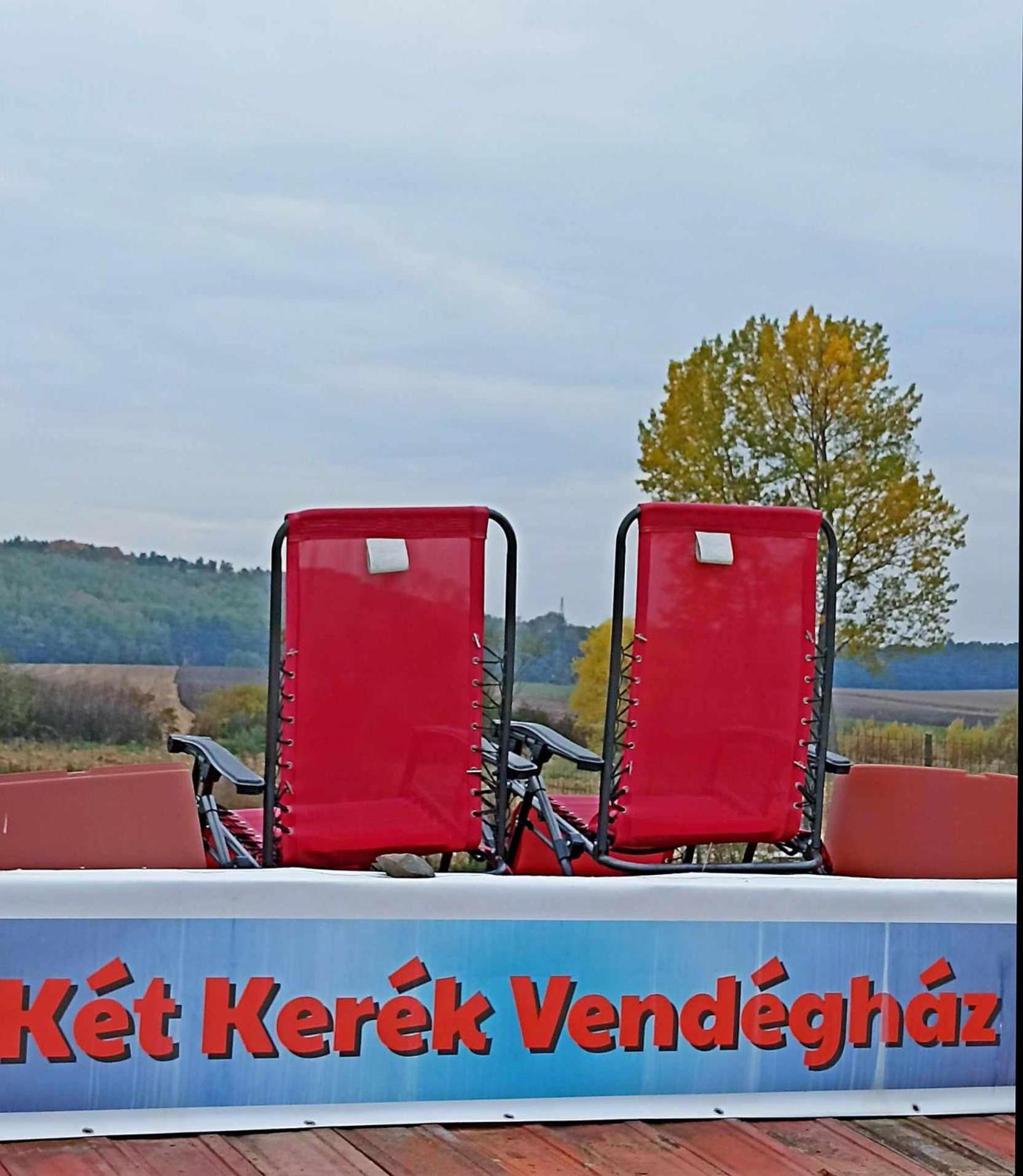 Апартаменты Ket Kerek Vendeghaz Patvarc Экстерьер фото